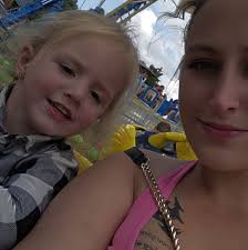 Are there Scentsy reps with the buddy clip in hand?