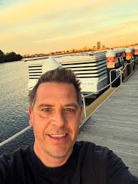 If you're local, you probably know Dr Carsen Tannberg who's been a trusted  and dedicated chiropractor in our community for over 35 years. Known for  his extensive experience and compassionate care, Dr