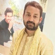 🟢 𝙝𝙚𝙡𝙡𝙤 Online typing.... Message......