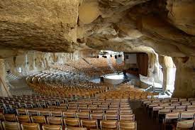 Cave Church In Egypt Attracts 70 000 Christians Weekly To Worship Jesus