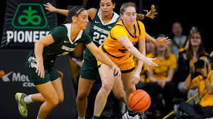 Caitlin Clark hits long 3-pointer at the buzzer, scores 40 as No. 4 Iowa  beats Michigan State 76-73