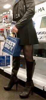 Epingle Par Connie Leonora Sur Decent Dressed Guys Hommes En Talons Jupe Homme Talons