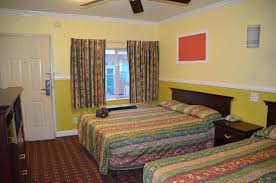 A call for a restful night or an unforgettable night out on the town, lexen hotel captures luxury with chic guest rooms and a vibrant ambiance in the heart of north hollywood. Nicht Viel Platz Zum Aussteigen Picture Of Hollywood Guest Inn Los Angeles Tripadvisor