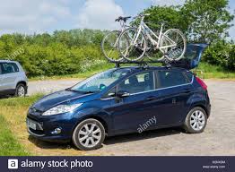 Dachtrager Am Auto Stockfotos Und Bilder Kaufen Alamy