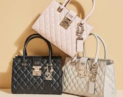 Whether you're looking for a shopping tote, a satchel to match a business suit at a corporate meeting or a wristlet to stow only the essentials for a night of dinner and dancing, you'll find the ideal carryall to coordinate with a range of outfits and activities. Guess Malaysia Handbag 2020 Off 72