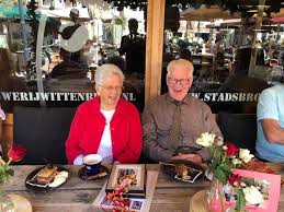 Hiep Hiep Hoera Leny Willy Putman Zijn 60 Jaar Getrouwd Het Echtpaar Is Vandaag Verrast Door Hun Drie Kinderen Tien Liemers