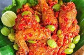Menu balado selalu sanggup membuat kita makan lahap walau hanya berteman nasi putih hangat, salah satunya ikan kembung balado ini. Pin Di Resep