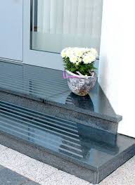 Aussentreppen Eingangstreppen Aus Granit Naturstein Renovieren Sanieren Und Reparieren Mit Bildern Eingangstreppe Eingang Treppe Treppe