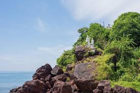 Dona Paula Beach: The Majestic Coastline & Enchanting Waves