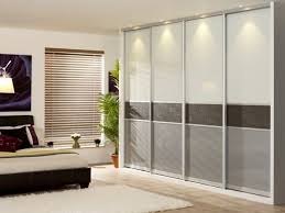 Le Placard Sur Mesure La Solution Pour Optimiser L Espace Placard Sur Mesure Idee Dressing Placard