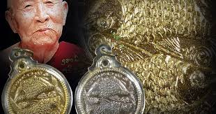 Phra Krueng พระเครื่อง (泰国佛牌真品-吉祥圣物): Rian Bplaa Dta-Piian Ngern Bplaa  Dta-Piian Tong (Kruba Duang Dee)/金银双面招财鲤鱼牌(古巴端迪) RENTED