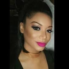 Simone Flynn's Instagram, Twitter & Facebook