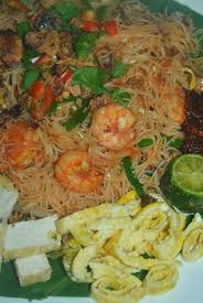 Rebus bihun dalam air yang mendidih yang ditambah kunyit. Pin Di Masakan