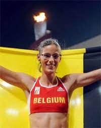 Tia hellebaut, née le 16 février 1978 à anvers, est une athlète belge qui pratiquait l'heptathlon et surtout le saut en hauteur de 2001 à 2008. De Carriere Van Tia Hellebaut De Standaard Mobile