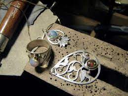 Jewelry Metalsmithing Techniques Beginner S Tutorials For Sheet Metal And Wire Working Metal Jewelry Making Metalsmithing Jewelry Jewelry Projects