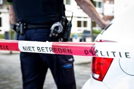 Het zou volgens het parool gaan. Rapwereld Geschokt Door Schietpartij Amsterdam Dit Past Totaal Niet Bij De Rapcultuur Amsterdam Rappers