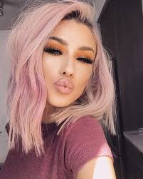 The pink makes a statement without being overpowering. Lolaliner Light Pink Hair Hair Color Pink Pink Hair