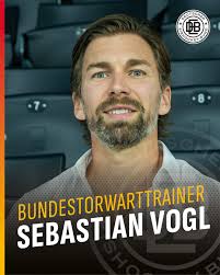 GROSSARTIGE NEWS für unsere Weserstars-Goalies! Wir freuen uns sehr, euch  heute unseren neuen professionellen Goalie-Trainer Ben Broda vorzustellen!  Seit Beginn der Saison haben unsere jungen Talente die einmalige Chance,  von Bens unglaublicher