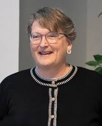 Lauren Lindstrom's Instagram, Twitter & Facebook