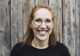 Lisa Hertel's Instagram, Twitter & Facebook