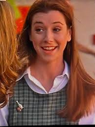 Just thought I'd share my Willow sporting her Aldi's gnome costume. 😍❤