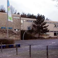 Am mittag stören nur einzelne wolken den sonst blauen himmel und die temperaturen erreichen 22°c. Martinsschule Schliesst 2011 Landkreis Minden Lubbecke