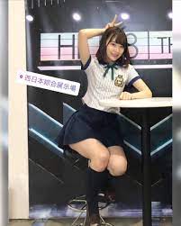 くーちゃん@AKB48☆水着☆お尻 on X: ミニスカ太ももが座ることで強調されたまらない！！ うまそう…！！ ホムペにも載せました。  t.coKqXoqYI4Nk #AKB48 #お尻 #ミニスカ #太もも #HKT48  t.coJkmgYvr8eq  X
