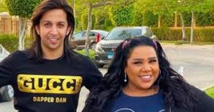 وتقدم ليلى أحمد زاهر، شخصية سارة، في مسلسل «في بيتنا روبوت»، والتي تظهر زوجة يوسف، والذي يقوم به الفنان هشام جمال، وكان تردد بعض الشائعات على منصات السوشيال ميديا. Ù‡Ø´Ø§Ù… Ø¬Ù…Ø§Ù„ Ù…Ø®ØªØ±Ø¹ Ø§Ù„Ø±ÙˆØ¨ÙˆØª ÙÙŠ Ù…Ø³Ù„Ø³Ù„ ÙÙŠ Ø¨ÙŠØªÙ†Ø§ Ø±ÙˆØ¨ÙˆØª Ø§Ù„ÙŠÙˆÙ… Ø§Ù„Ø³Ø§Ø¨Ø¹