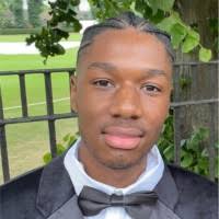 400+ profilů „Omari