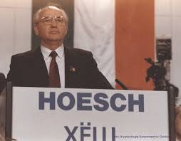 Bundeskanzler kohl und der russische präsident gorbatschow treffen. Vor 30 Jahren Kam Michail Gorbatschow Auf Einladung Deutscher Betriebsrate Nach Dortmund Und Sprach Vor 9000 Begeisterten Hoeschianern Clausstille56
