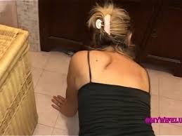 Песня симона и гарфанкеля mrs robinson звучит в американском пироге, в знаменитой сцене соблазнения мамой стифлера бедняги финча на бильярдном столе. Two Older Housewifes Housewifes Housewife238913332045932578 Amateur Housewife Interracial Housewifekelly Housewife Interracial Page 1 Older Woman Porn