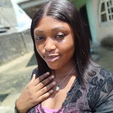 who does nail gel polishing from tombia to akenfa?