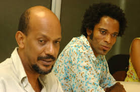 Quase dois irmãos: Paulo Lins e Flávio Bauraqui participam de debate na  Assembléia