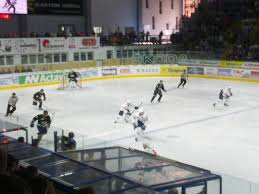 The club currently plays in the shl, the top tier of ice hockey in sweden. File European Trophy Slovan Hv71 2013 Jpg Wikipedia