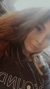 Är jag smart, snygg och rolig? Uppenbarligen inte, då skulle jag inte vara  här 🤪 Men annars så finns det inte så många fel med mig ( tror jag).  Tränar, gillar naturen,