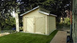 Der Bau Einer Blockbolengarage Im Garten Im Laufe Der Zeit Hat Sich Gezeigt Dass Ich Nach Und Nach Platzprobleme Im Haus Bekommen Bau Garten Blockbohlenhaus