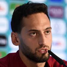 Get hakan calhanoglu latest news and headlines, top stories, live updates, special reports, articles, videos, photos and complete coverage at mykhel.com. Ac Milan S Hakan Calhanoglu Breaks Silence On His Future Amid Arsenal And Chelsea Transfer Links Football London