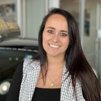 Shannon Hewitt's Instagram, Twitter & Facebook