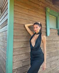 Good day everyone🩵 come chat with me👇🏼 snipfeed.coonlyf_ella