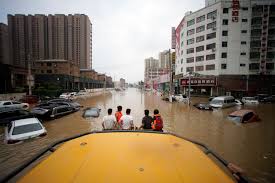 Video footage shows the moment a woman was saved from floods in zhengzhou after days of torrential rain and flooding hit. Fblitbc44o Hmm