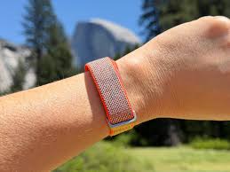 Fitbit Air Review: A Screenless Health Tracker for the AI Generation