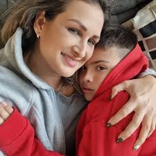 Más amor menos odio