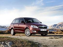 Nová škoda fabia combi je velmi sympatické auto, u kterého mistr kabaň výborně začaroval s vnějším designem. Skoda Fabia Combi 2011 Pictures Information Specs