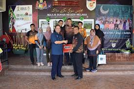 Fatwa larangan berzikir, memukul gendang atau peralatan muzik lain di dalam masjid. Lawatan Kerja Bahagian Majlis Sukan Negeri Melaka Facebook