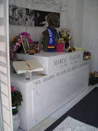 Buy marco pantani and get the best deals at the lowest prices on ebay! Marco Pantani 1970 2004 Find A Grave Photos Grave Memorials Famous Graves Gravestone