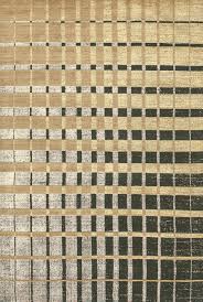 Avec l'utilisation de matières nobles que sont la laine, la soie, un tapis signé toulemonde bochart s'avère. Isadora Rug Toulemonde Bochart