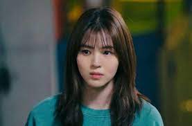 Akun itu membagikan cuplikan yoo na bi ( han so hee) tengah menata rambutnya memakai catokan di drama nevertheless. 4 Koleksi Tas Han So Hee Di Drama Nevertheless Harganya Fantastis Matamata Com