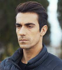A post shared by i̇brahim çelikkol (@ibrahimcelikkol41) on oct 28, 2020 at 5:05am pdt the two famous names have became very good friends, thanks to dogdugun ev kaderindir (my home my destiny). Ibrahim Celikkol Biography Height Life Story Super Stars Bio