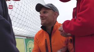 Målet er å lage en perfekt kveld for de tre gjestene og samle flest mulig poeng i konkurransen om å bli ukens vert. Tvnorge Olaf Tufte Gjor Aldri Noe Halvveis Star Slaget