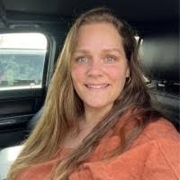 Holly Maurer's Instagram, Twitter & Facebook